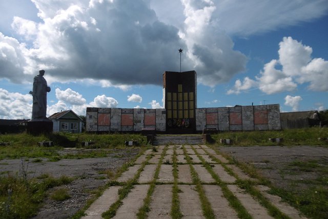 Мемориальный комплекс в Павло-Куракино